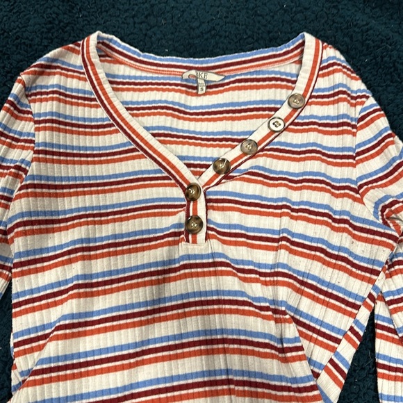 Long Sleeve Striped Shirt - Picture 3 of 4